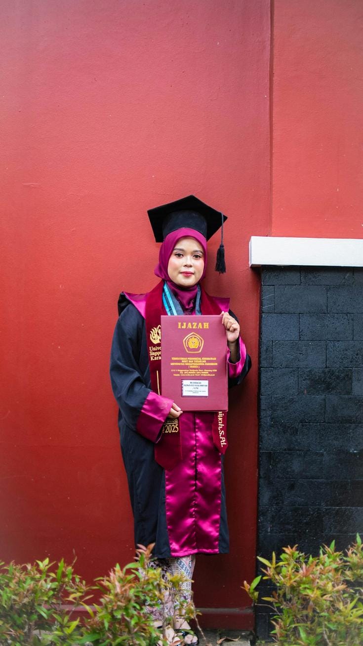 Yurt içinde ve yurt dışında dil eğitimi alan öğrencilerin katıldığı eğitim sertifika törenlerini gösteren bir görsel