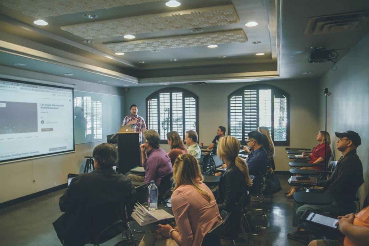 image of students participating in corporate internship